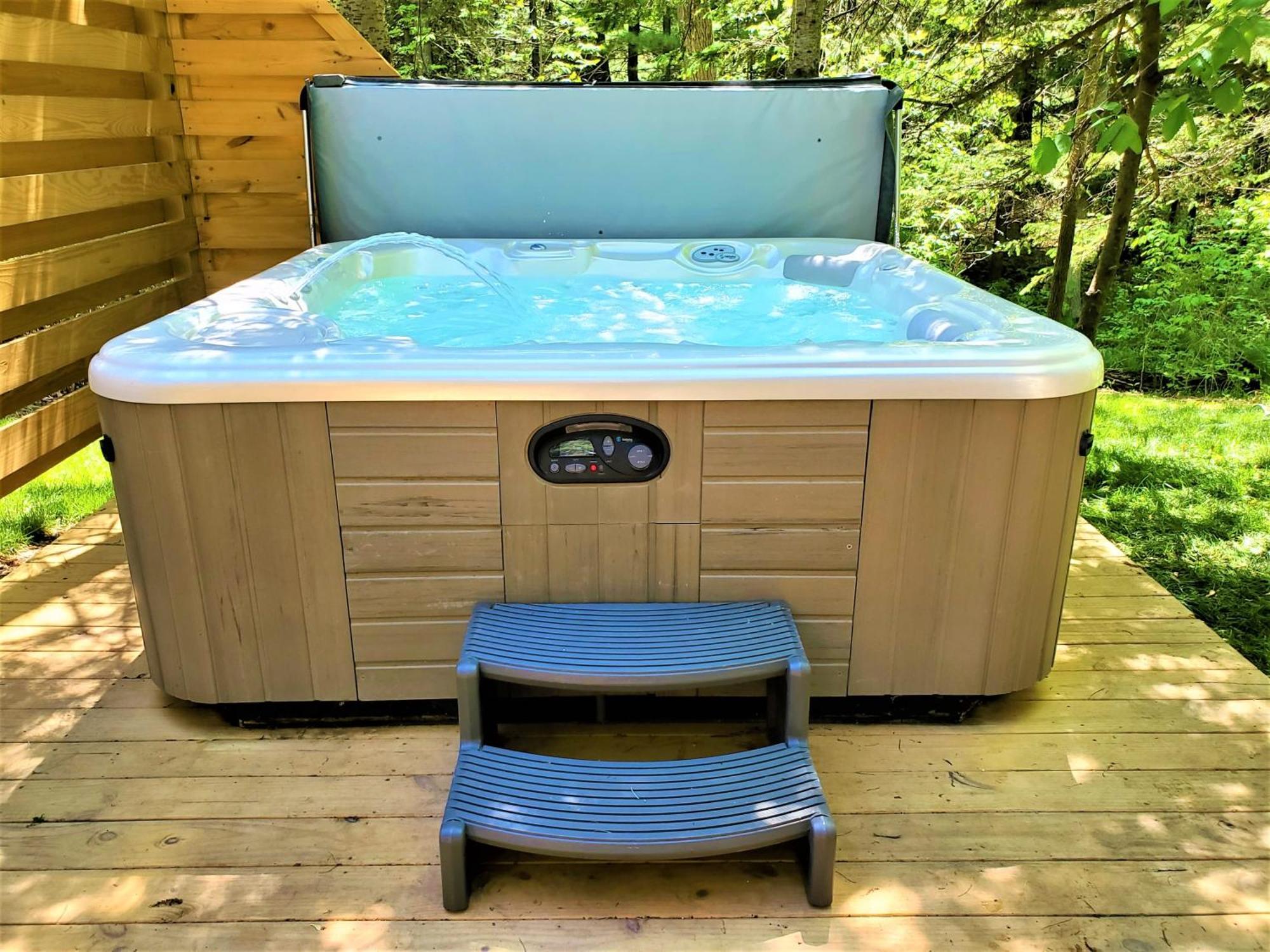 トラバーズ・シティ Steps To Beach-Hot Tub-Fireplace-Northern Originalヴィラ エクステリア 写真